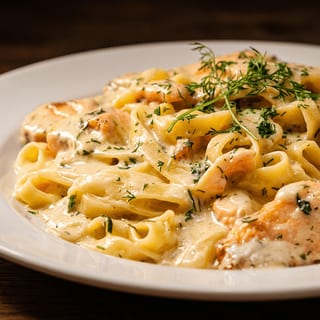 Fettuccine Salmon